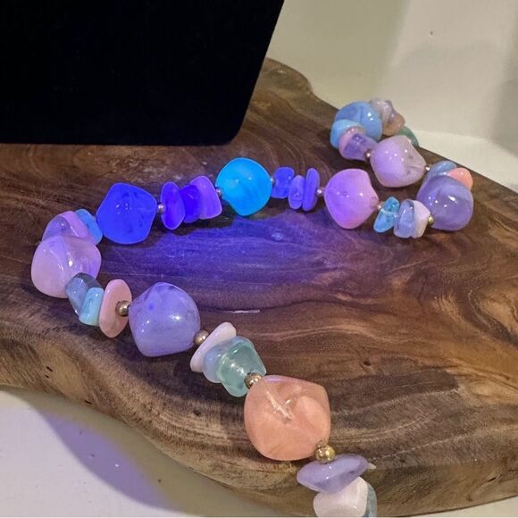 Vintage 80s black light reactive Multicolor Beaded Necklace - Picture 6 of 7